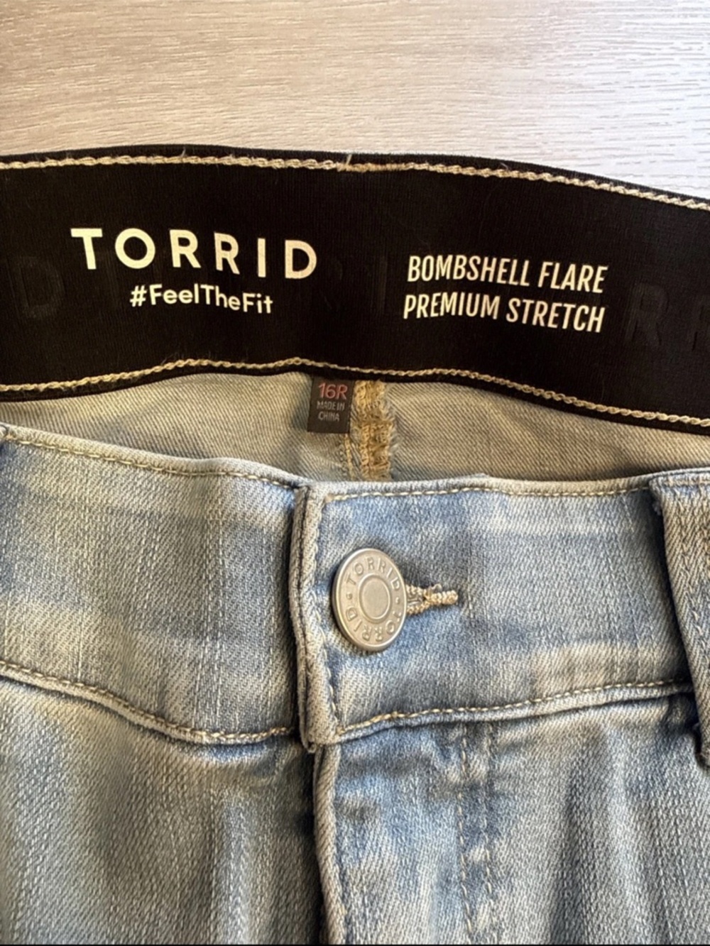 Torrid Bombshell Flare Jeans Womens 16R Premium Stretch High Rise Curve - Picture 3 of 5